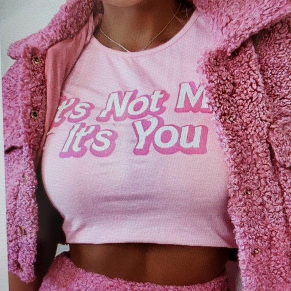 💋Cropped Top - Picture 2 of 3